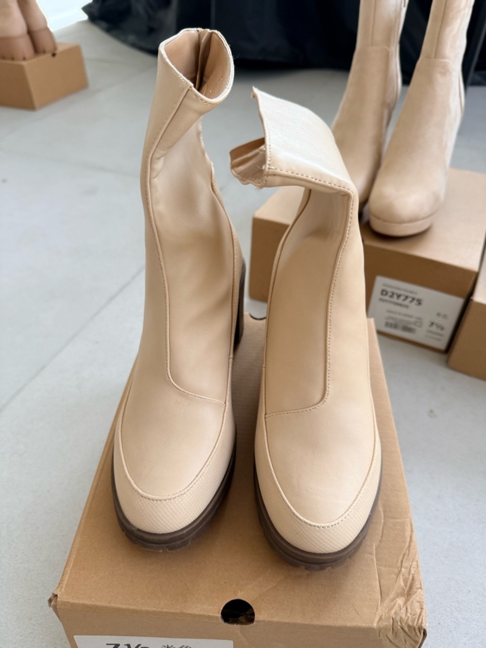 Women’s Beige Platform Chelsea Boots - Neutral Stretch Upper